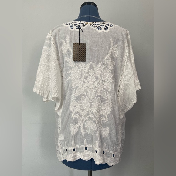 Embroidered Blouse - Picture 3 of 4